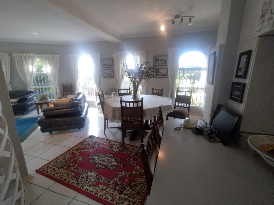 4 Bedroom Property for Sale in Wavecrest Eastern Cape